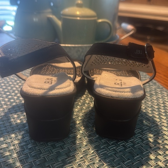 JBU by Jambu Black Toledo Wedge Sandals - Size 8.5 - Picture 4 of 6